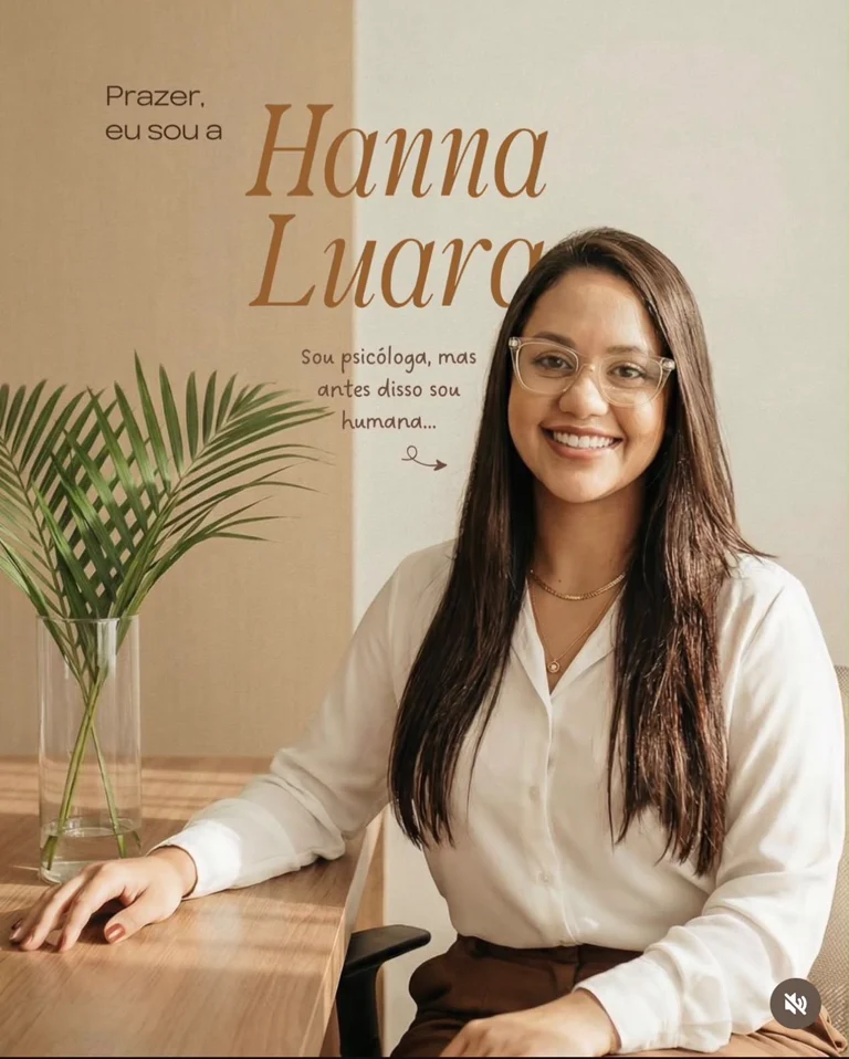 Hanna Luara se apresentando como psicóloga em seu consultório